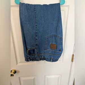 Men’s Duke Classic Fit expandable waist jeans sz 48/30. Very nice jeans